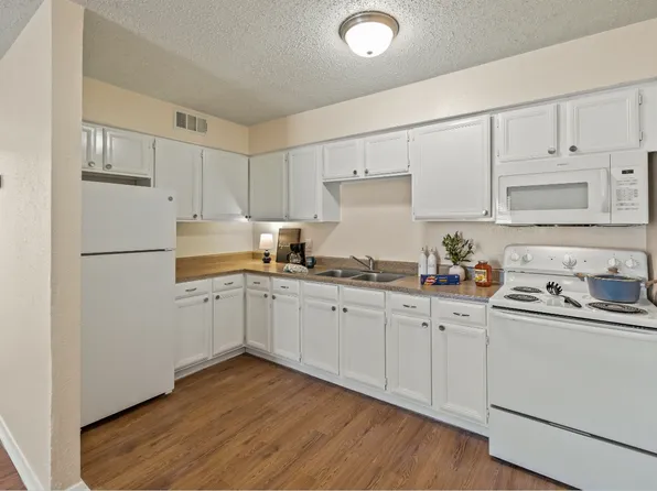 Bristol Square, 601 Trail Lake Dr #Bffdb6714, Crowley, TX 76036