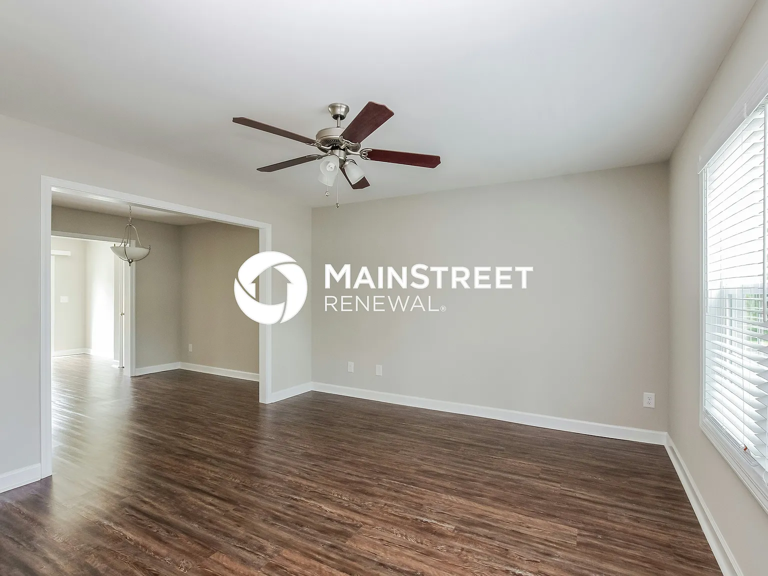 502 Rogers Lake Rd E — Photo 4