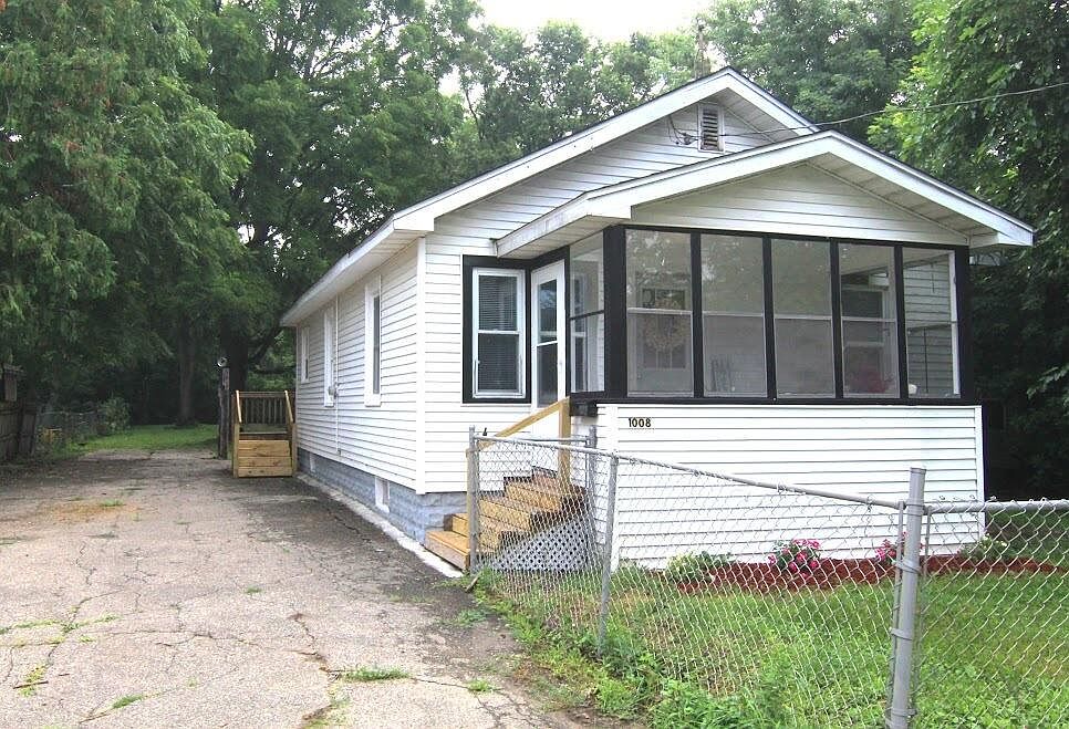 1008 Cooper Ave, Kalamazoo, MI 49048 | MLS #26002451 | Zillow