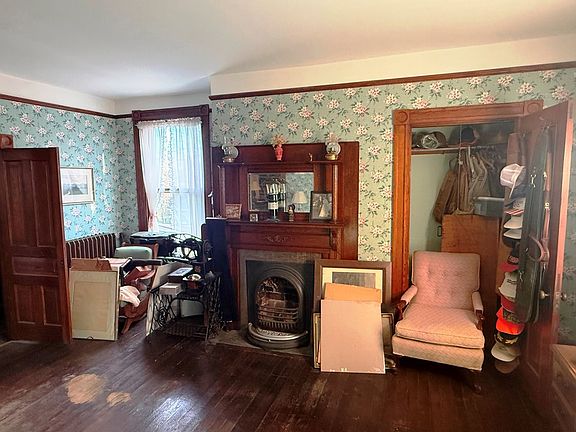 42nd image of 117 Reid St