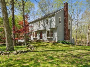 504 Northwood Dr, Guilford, CT 06437