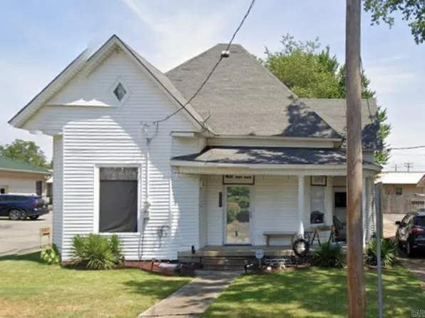 402 W Race St, Searcy, AR 72143
