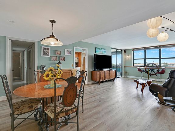 5th image of 1542 Jupiter Cove Drive #602c