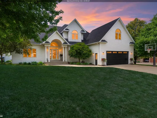 1016 Summit Dr, Webster City, IA 50595