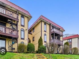18 Granada Cres