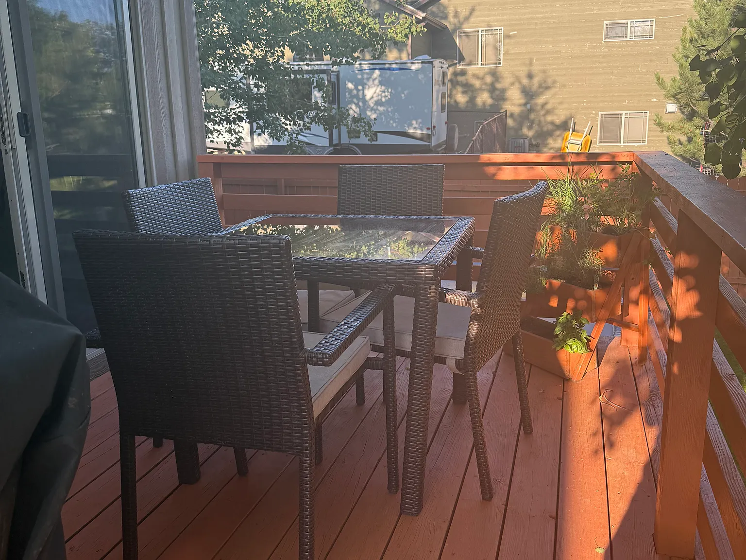 4 bed, 2512 sqft, $3,500 — Photo 2