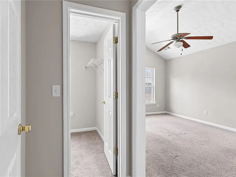 6604 Splashwater Dr — Photo 17