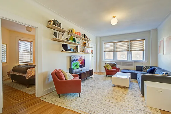 Sold by Akam Sales and Brokerage | media 3