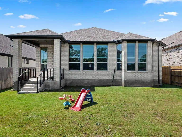 1812 David Ezra St — Photo 30