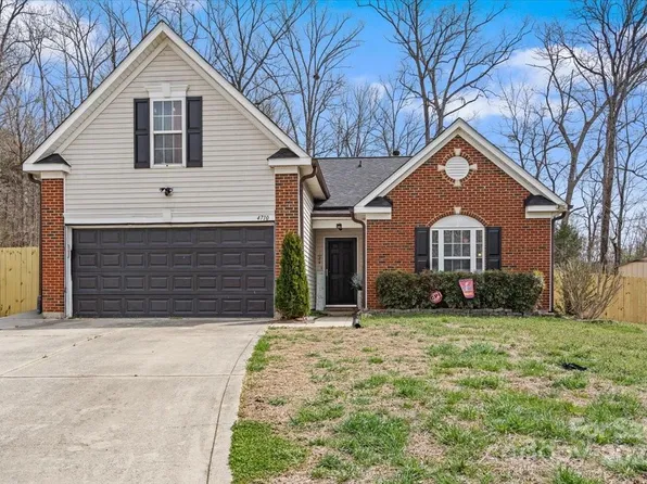 4710 Nijinsky Ct, Charlotte, NC 28216