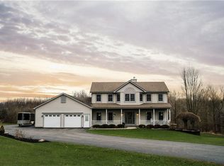 2825 Rosemarie Ln, Ontario, NY 14519