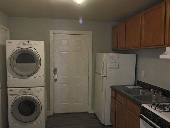 2nd image of 1914 Lakeview Ave