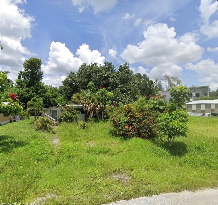 2nd image of 3161 Lunar St