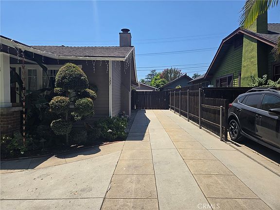 2nd image of 127 N San Marino Ave