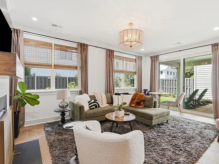 105 Risewell Ct — Photo 4