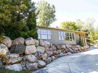 1432 11th St SW, Minot, ND 58701