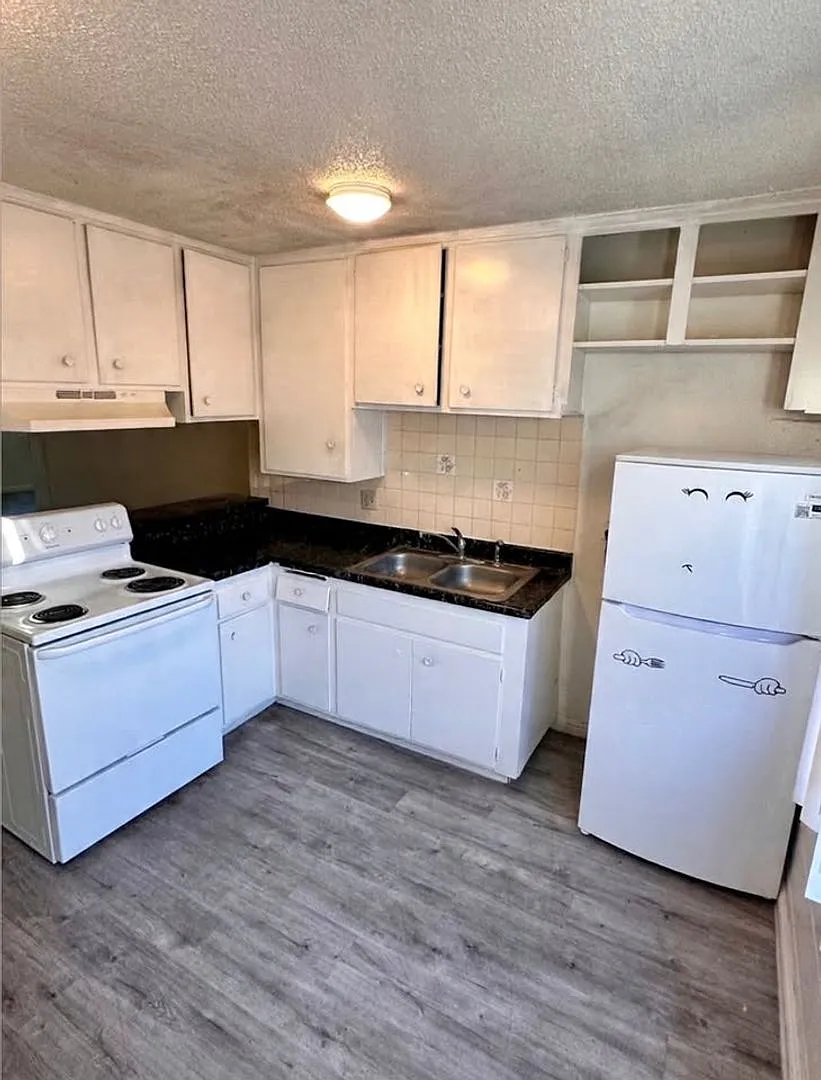 770 Mark Ave — Photo 1