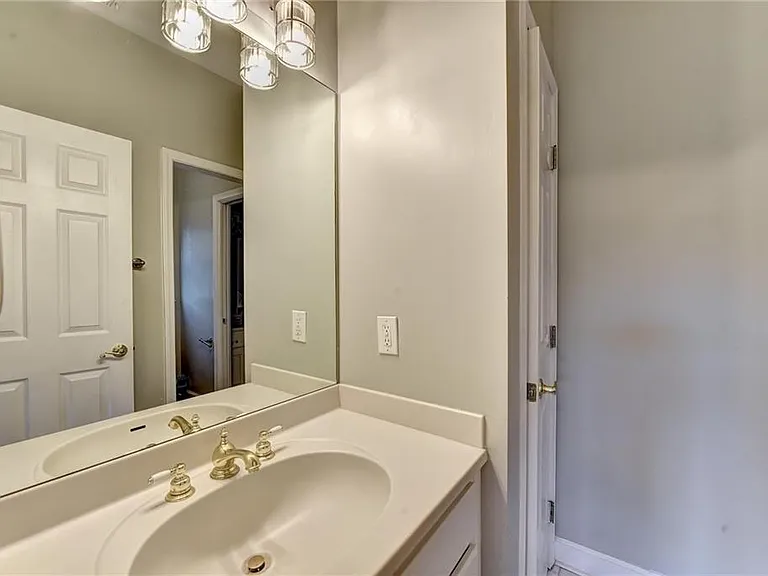 645 Falls Bay Ct — Photo 42