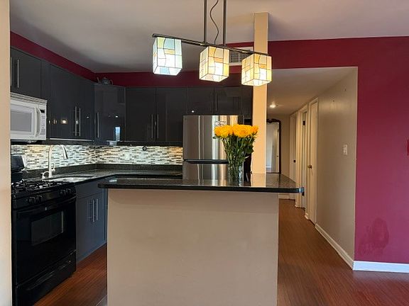 5th image of 9840 S Pulaski Rd #2114