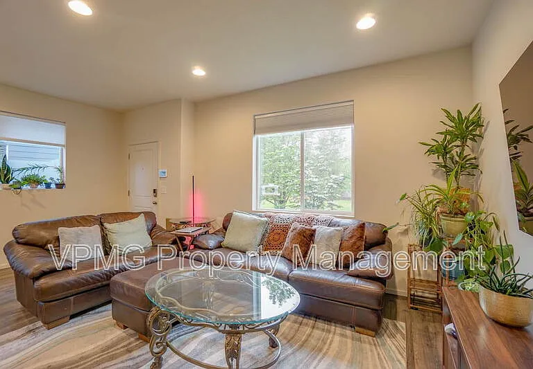 2023 NE Four Seasons Ln — Photo 6