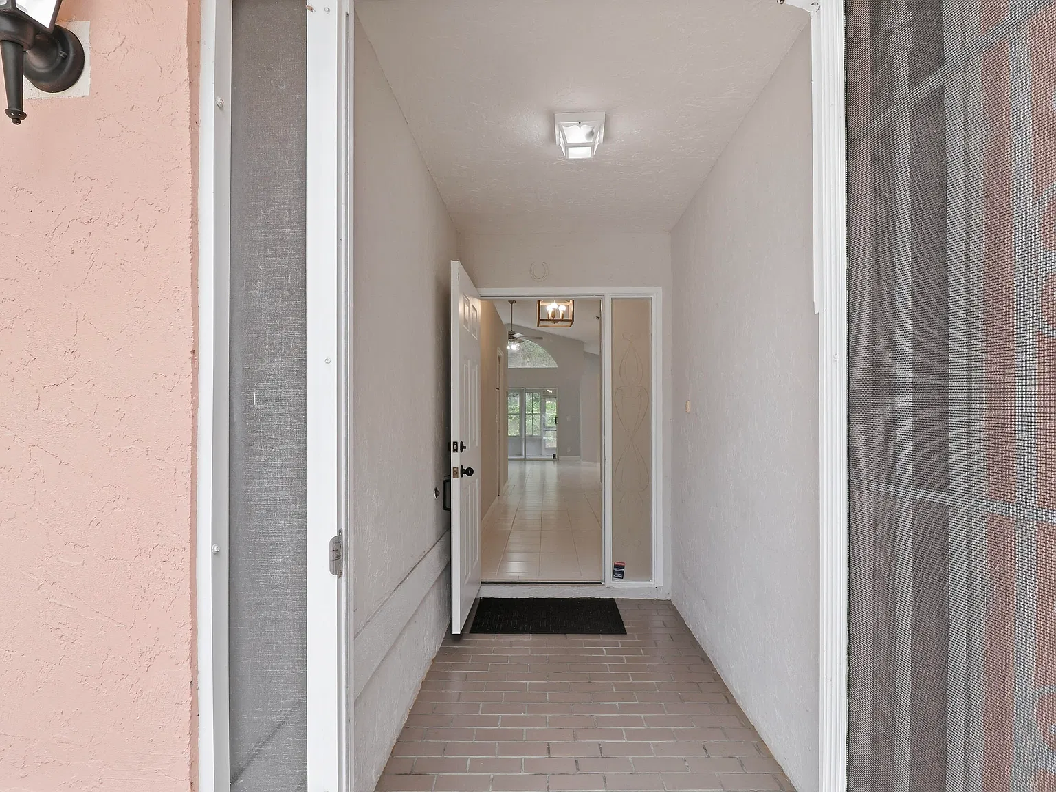3 bed, 2.0 bath, 1451 sqft, $2,975 — Photo 2