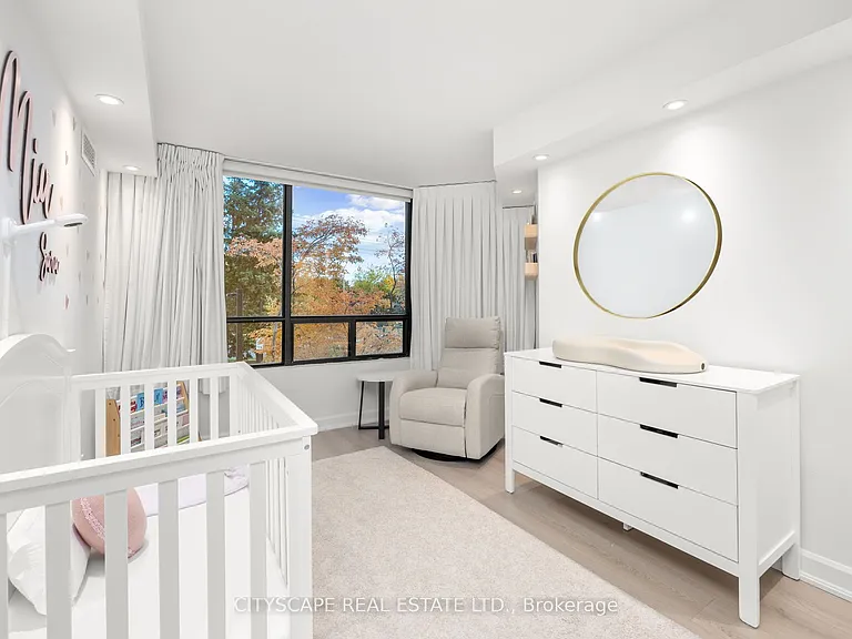 7460 Bathurst St #209 — Photo 21