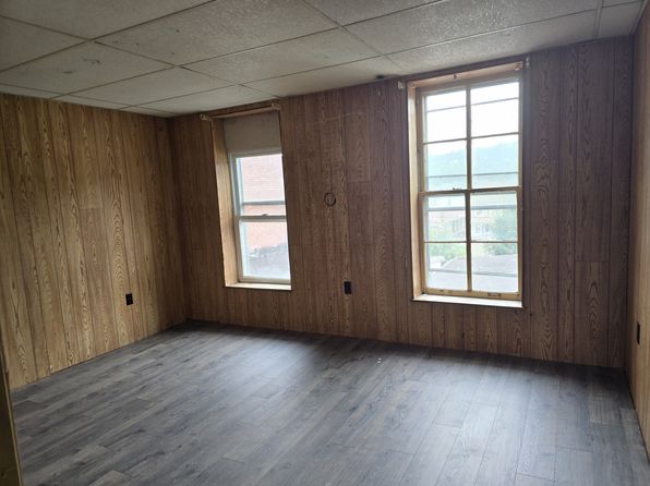 13 S 2nd St APT 2R