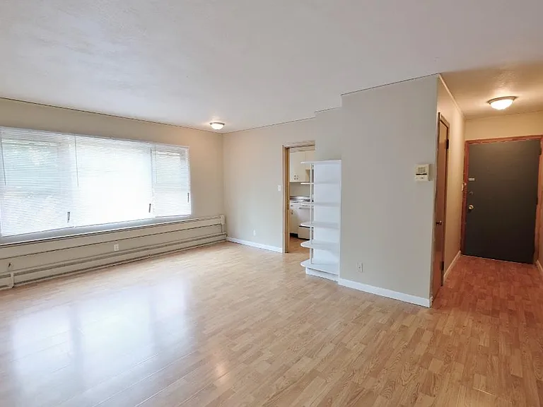 2719 W 43rd St — Photo 11