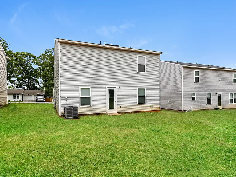 228 Wadsworth Rd — Photo 15