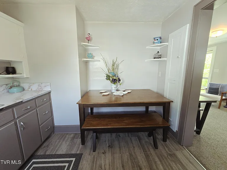 212 W F St #B — Photo 5