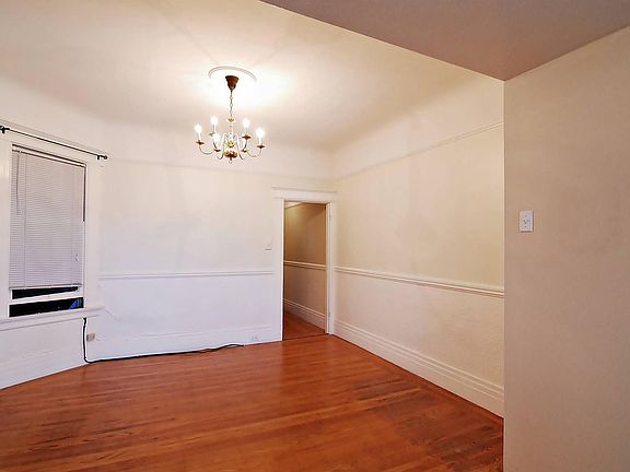 4th image of 233 Collingwood St