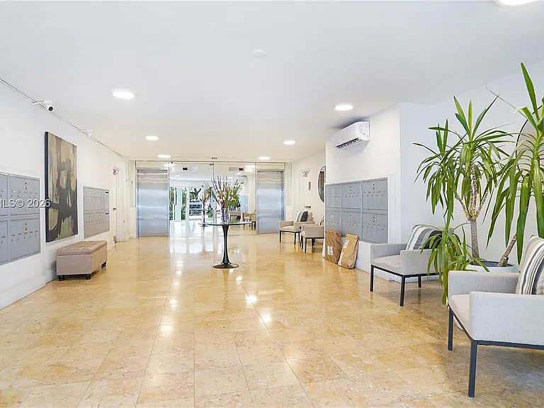 1750 James Ave #9J — Photo 12