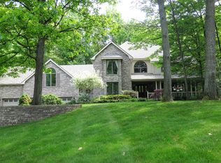 2388 N Deer Valley Dr, Midland, MI 48642