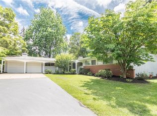40 Pleasantview Dr, East Aurora, NY 14052