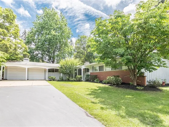 40 Pleasantview Dr, East Aurora, NY 14052