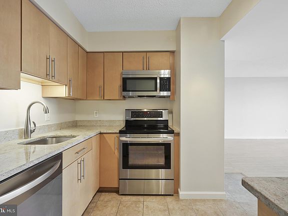 4th image of 3800 Fairfax Dr APT 1310