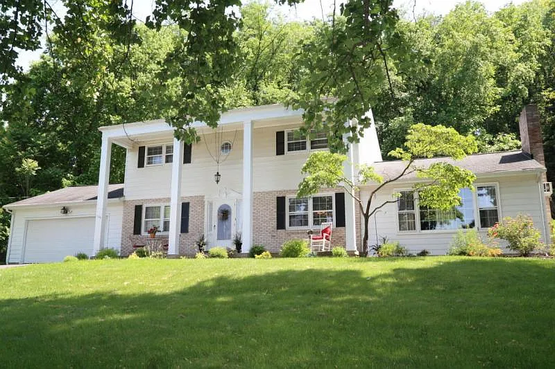 103 Thunderbird Ln photo 1