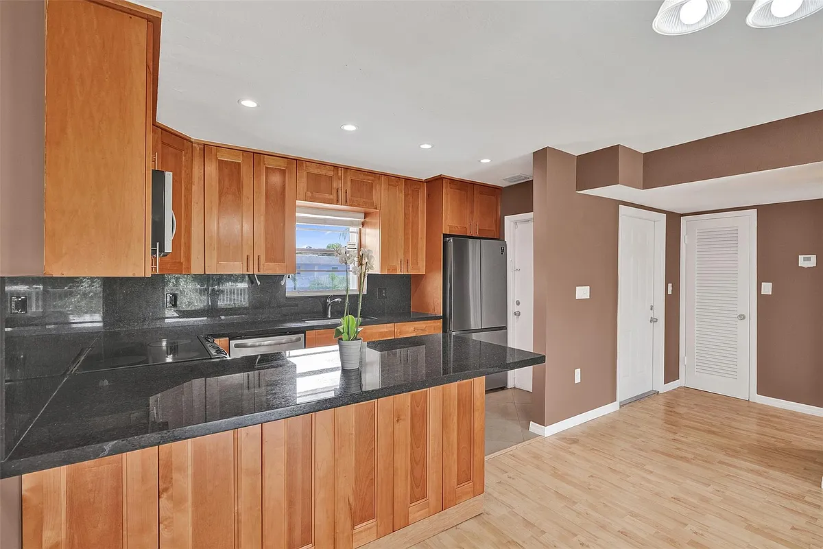 Building Photo - 7580 SW 82nd St #216