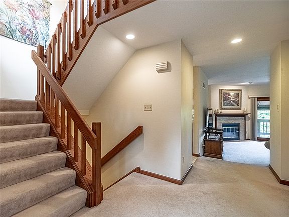 4th image of 1593 Stone Mansion Dr