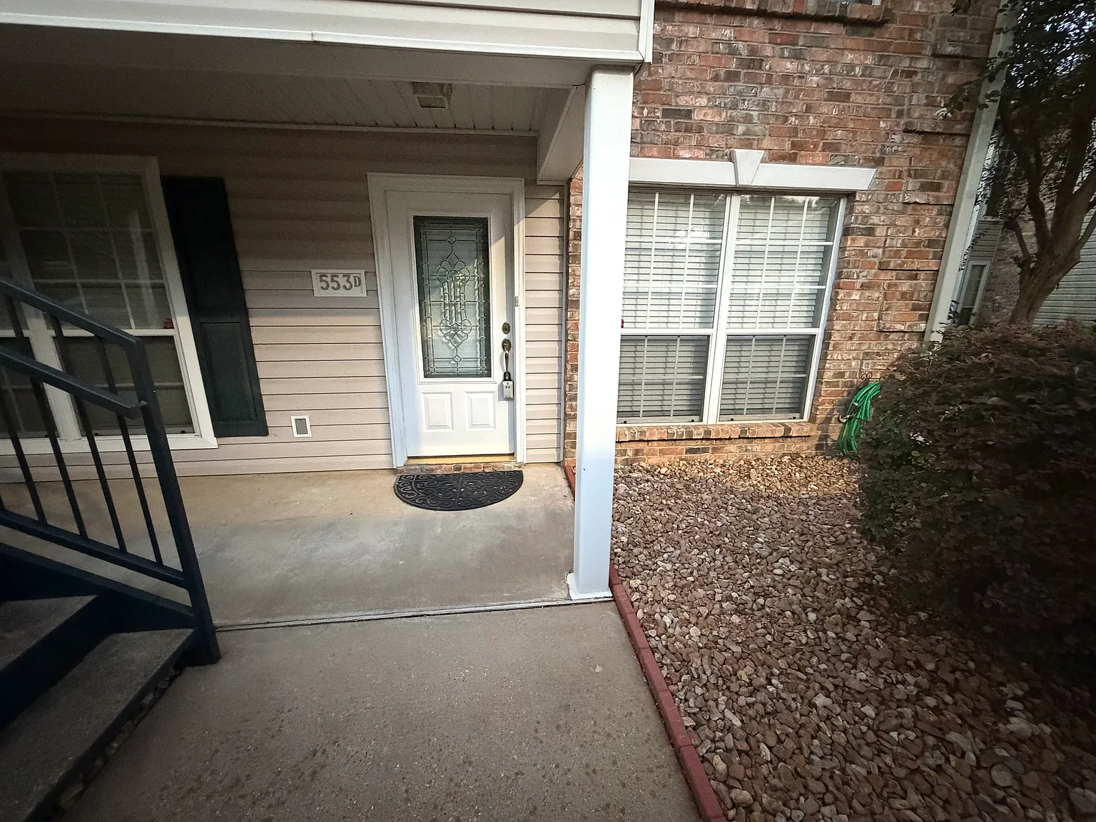 2 bed, 1340 sqft, $1,500 — Photo 1