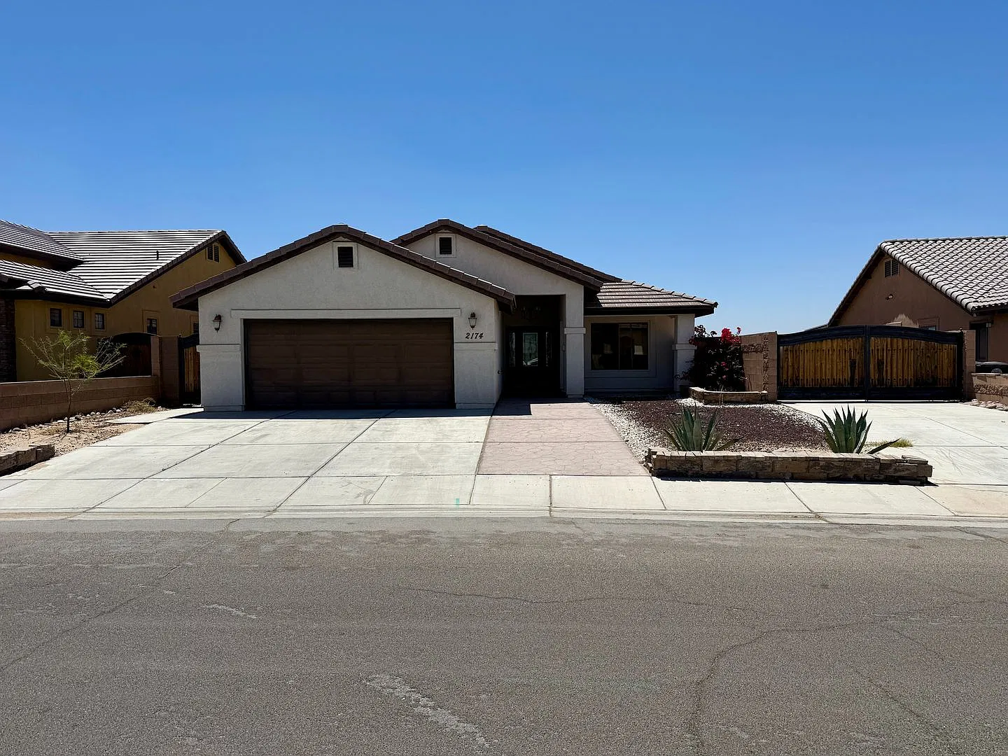4 bedroom view home in Los Alamos in San Luis, AZ — Photo 1