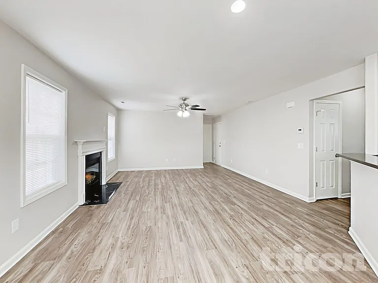 113 Elgin Ln — Photo 4