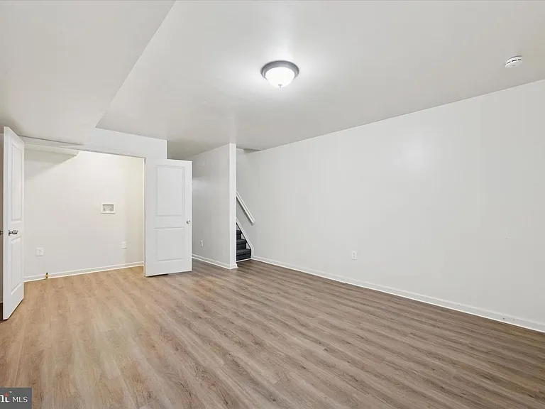 1016 Potter St — Photo 5