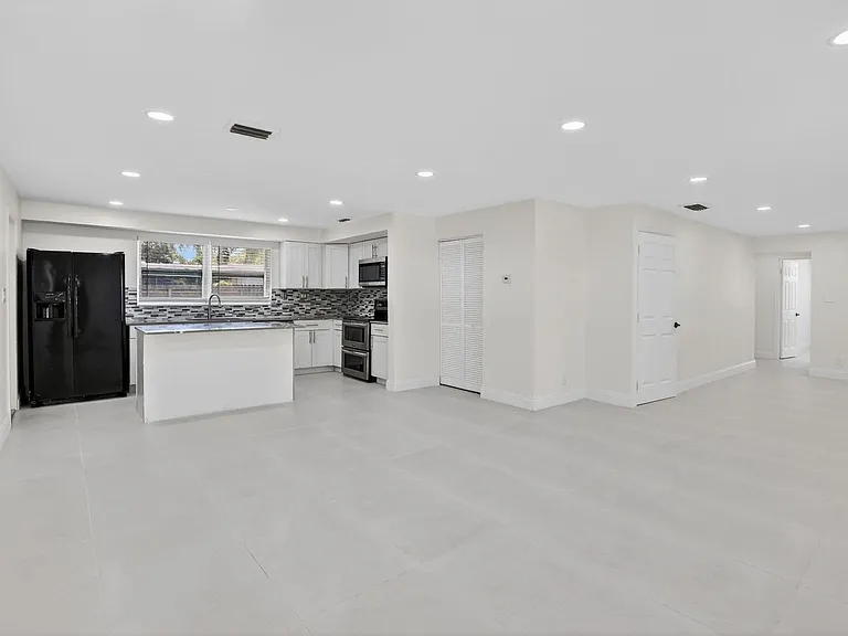 2630 SW 49th Ct #2630 — Photo 42