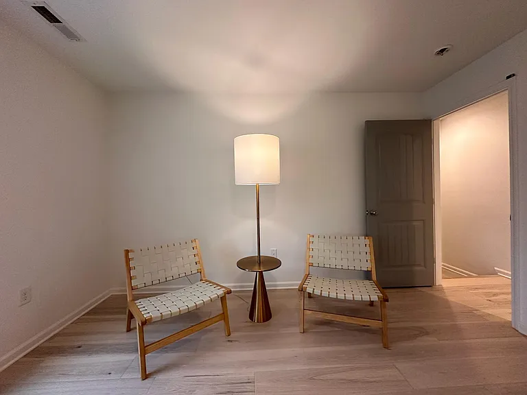 706 Denhoff Dr — Photo 38