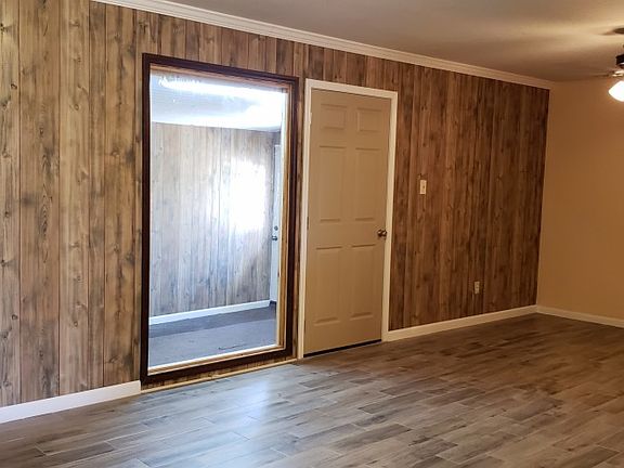 5th image of 10427 Boswell St