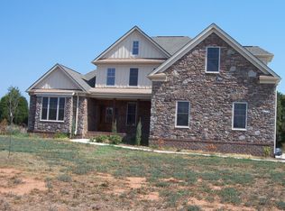 125 Walden Dr, Mooresville, NC 28115