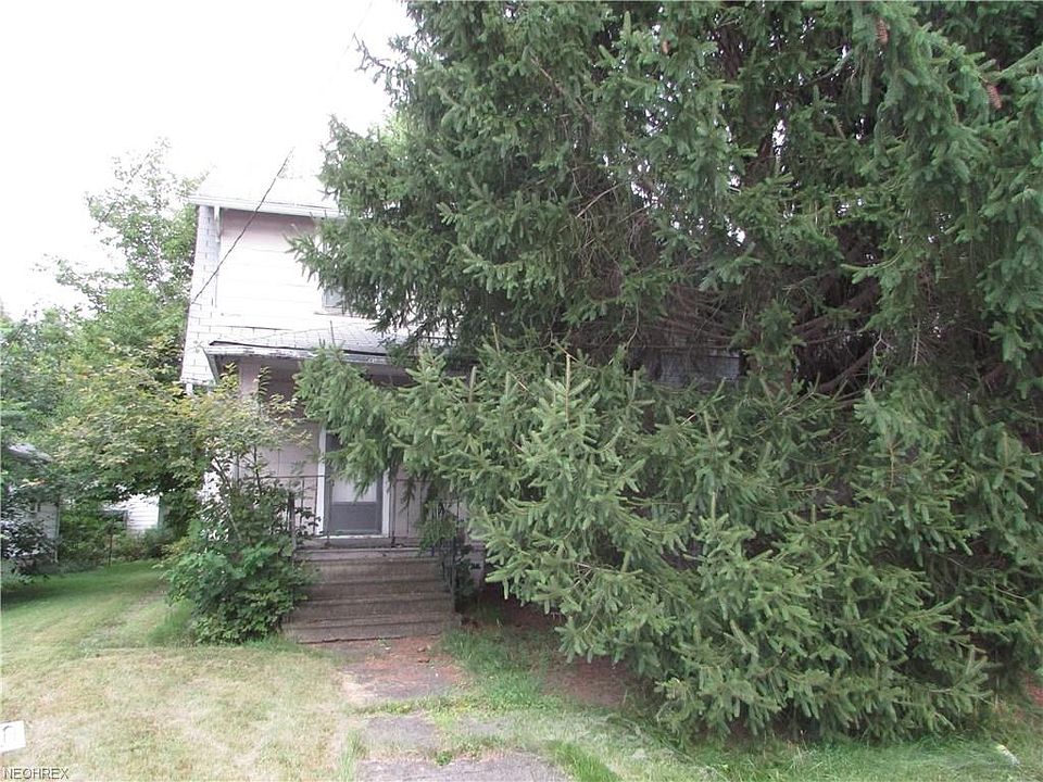 2nd image of 917-921 Dana St NE