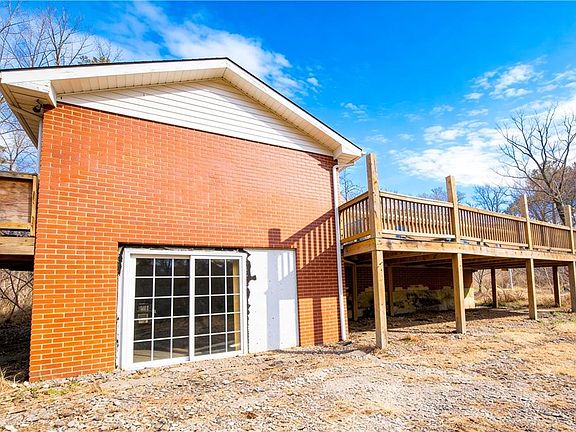 3rd image of 140 Joe Bray Rd