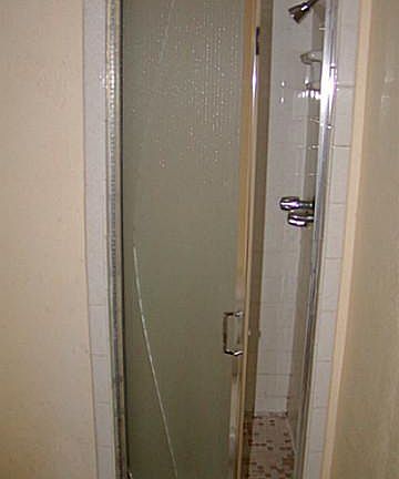 2nd image of 1815 Meadowcrest Ln